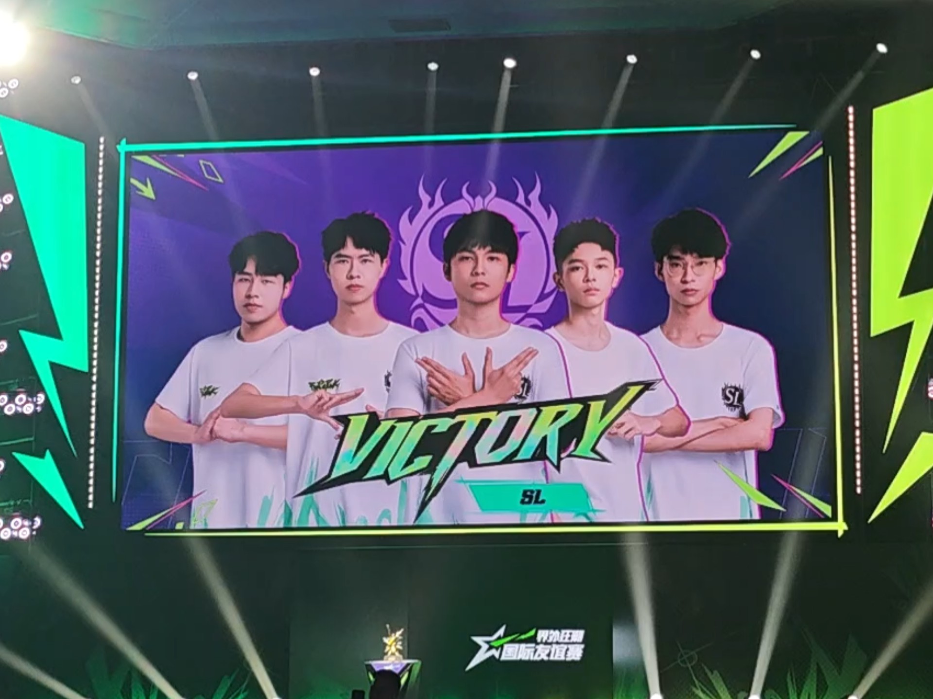 开云体育APP下载-DFM碾压FPX，Meiko完成史诗逆转宿敌对决全球总决赛，点燃全场激情