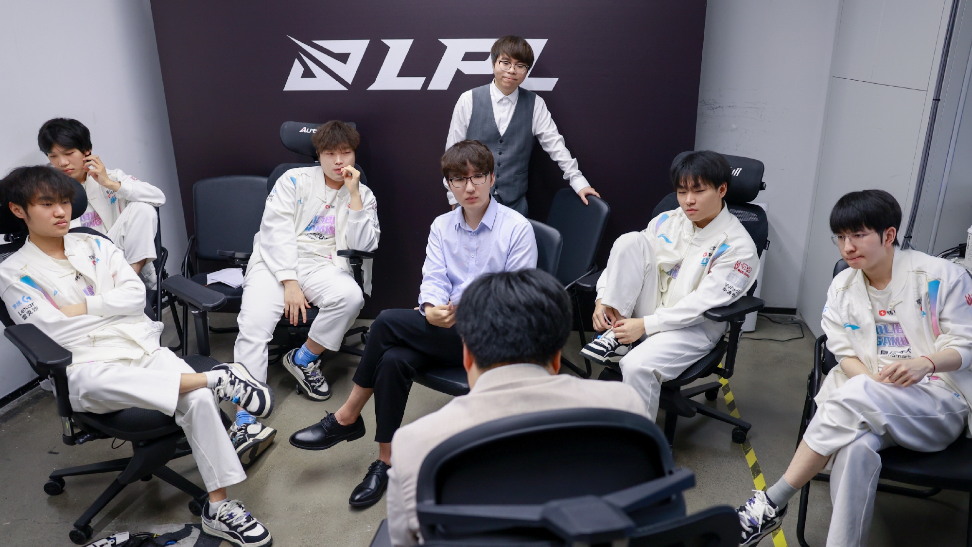 开云体育官方网站-DK翻盘TL，Viper打出惊人五杀激烈交锋半决赛，技惊四座