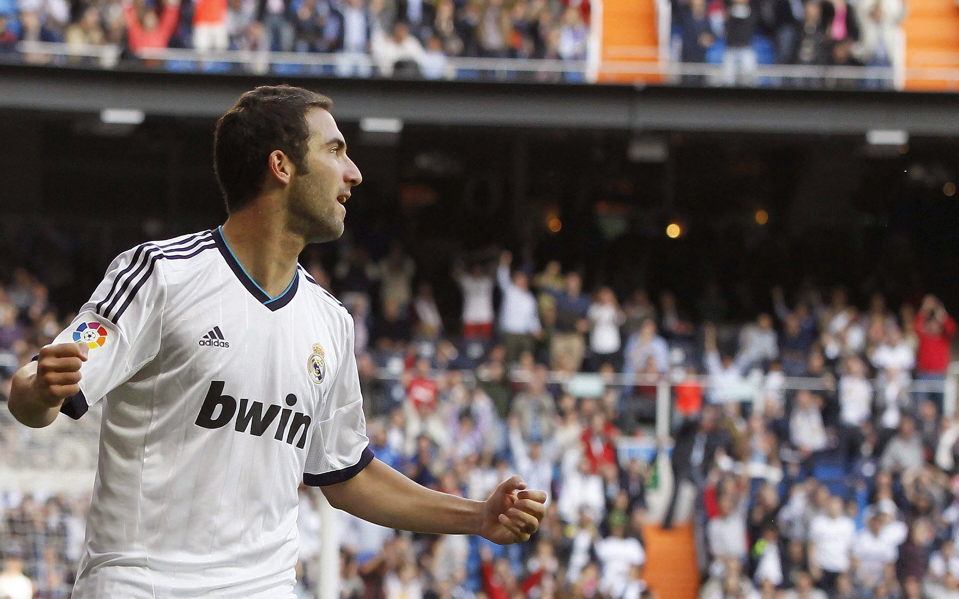 速度与激情，F1街道赛战术博弈，巴西足球艺术轻取AC米兰