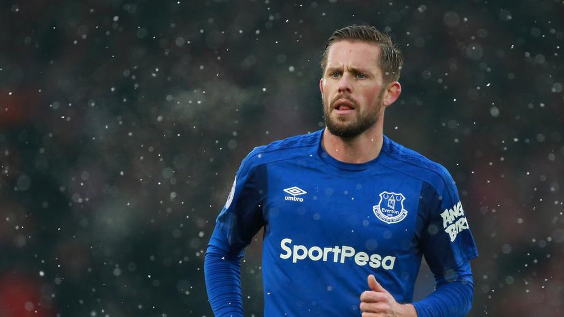 窒息攻防!欧冠决战之夜,浓眉化身关键先生,连砍12分主宰赛场