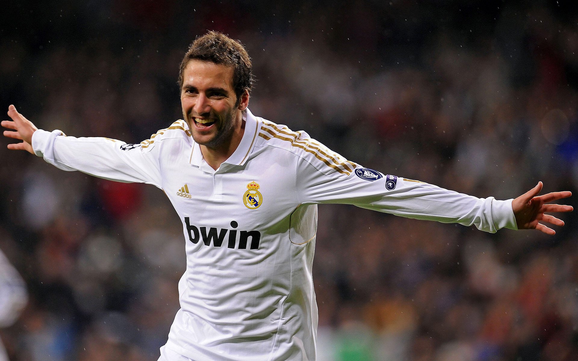 开云体育在线-莱万造险如弹雨，西班牙的逆袭之道，一场细腻切割巴西防线的战术教学